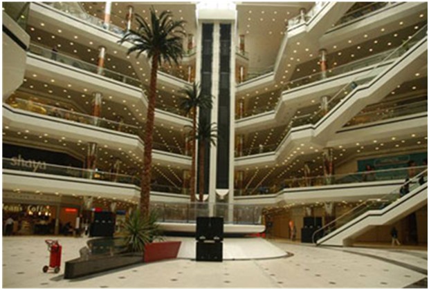 WORLD'S LARGEST SHOPPING MALL South 
China
 Mall
 Dongguan China 892,000 meter square Shops 6 floors