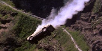 171-0121090448-car_over_cliff.jpg